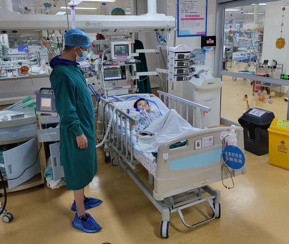 马关县跨省救护车出租公司